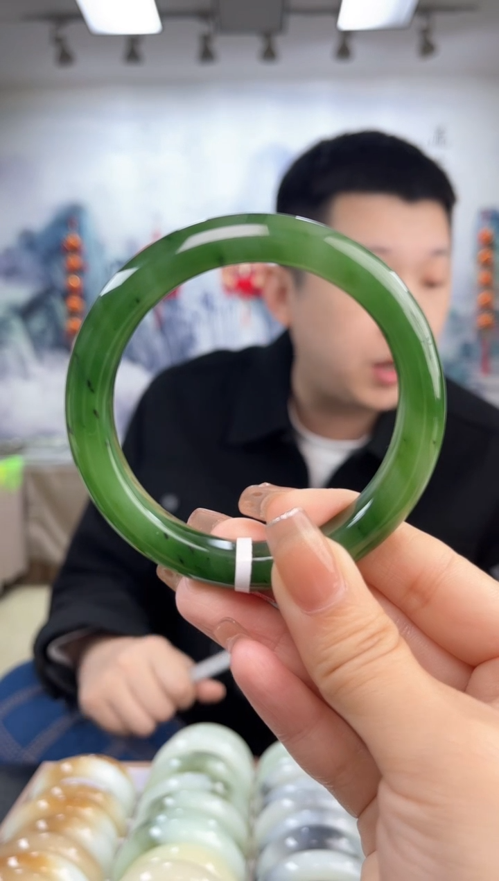 【闪购商品】和田玉手镯未镶嵌54-59圈口仅一只