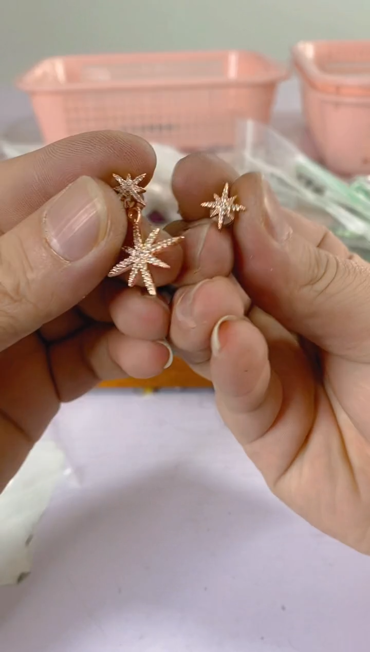 【闪购商品】水晶颈饰银S925镶嵌X383红宝，蓝宝，多样性发一件赠链