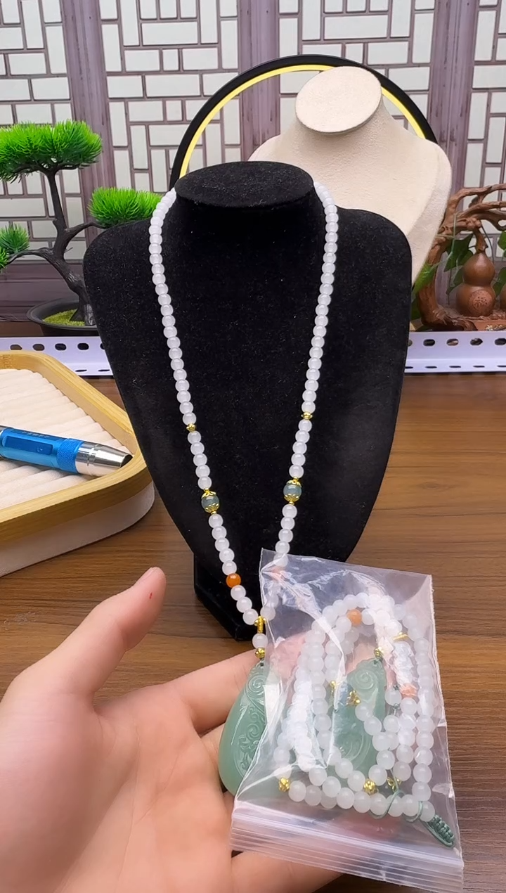 颈饰14K金镶嵌和田玉QL09    