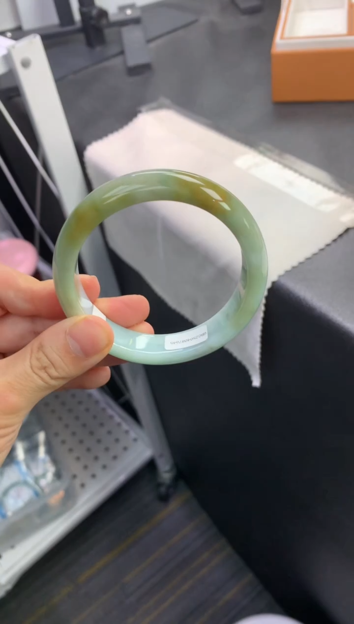 未镶嵌手镯翡翠退货需手镯吊牌标签完好