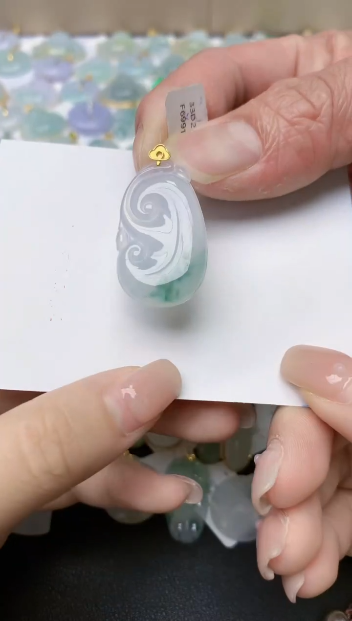 翡翠未镶嵌颈饰天然缅甸A货翡翠