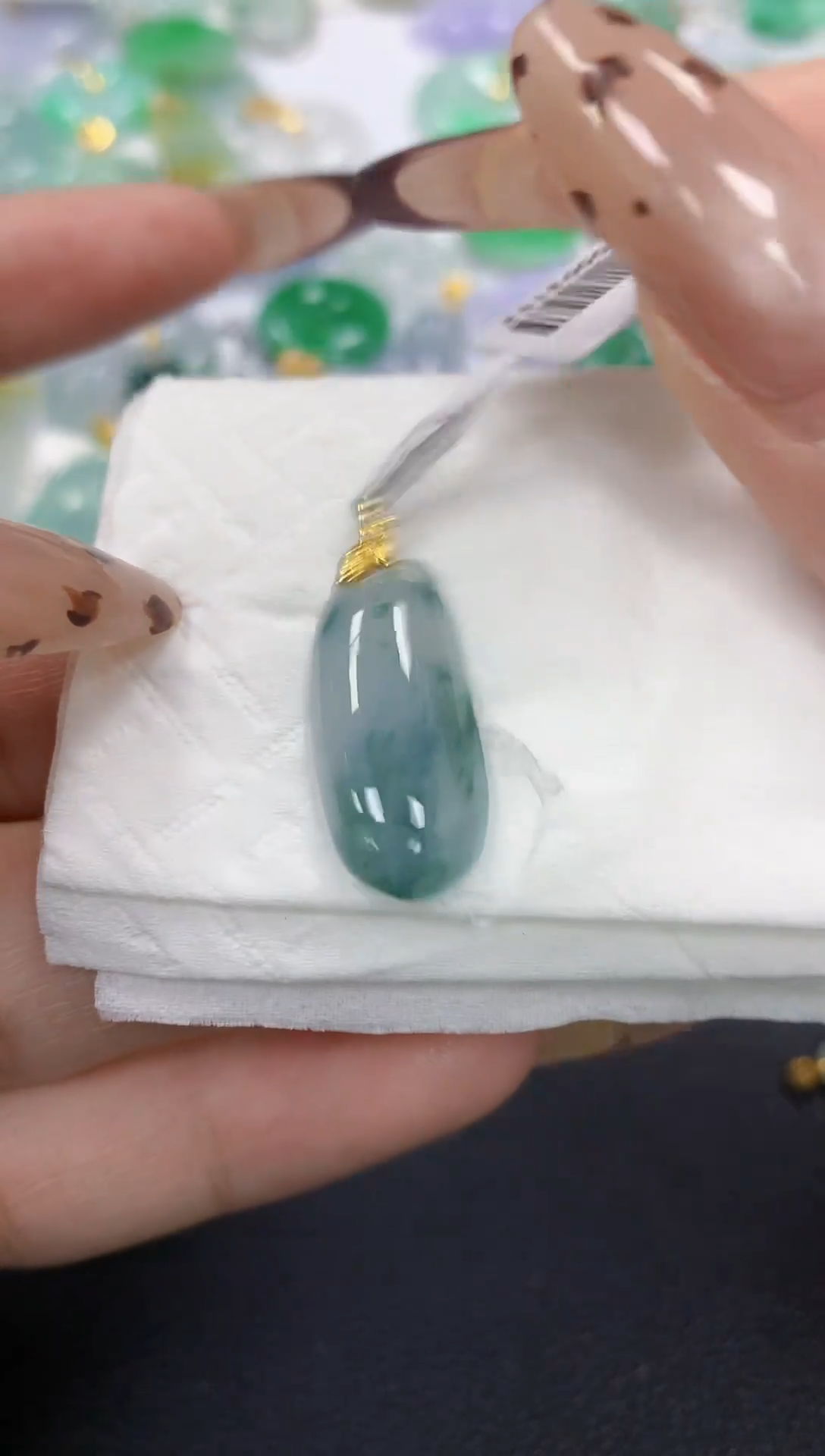 颈饰18K金镶嵌翡翠a货假一赔三支持复检百元上9元证书费自理