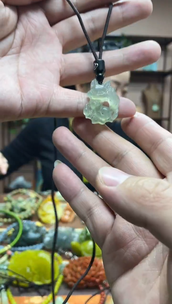 未镶嵌岫玉吊坠·1