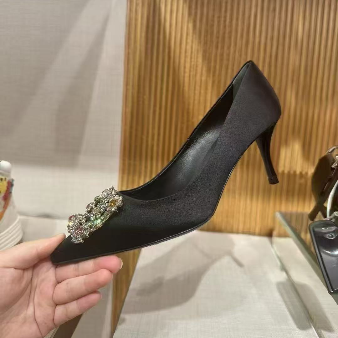 未使用 Roger Vivier/罗杰·维威耶 /六六/黑色短款彩钻高跟鞋