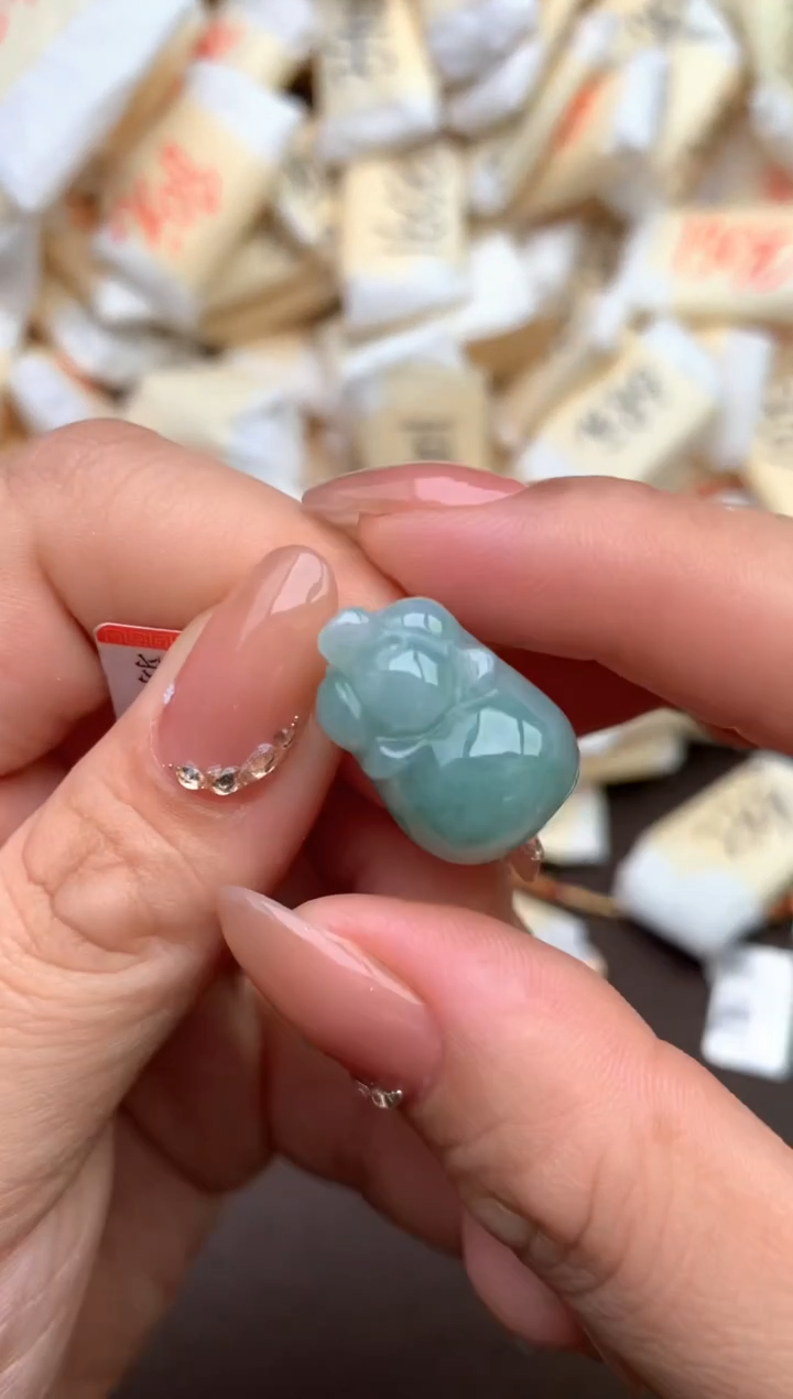 【闪购商品】翡翠挂件未镶嵌 —   