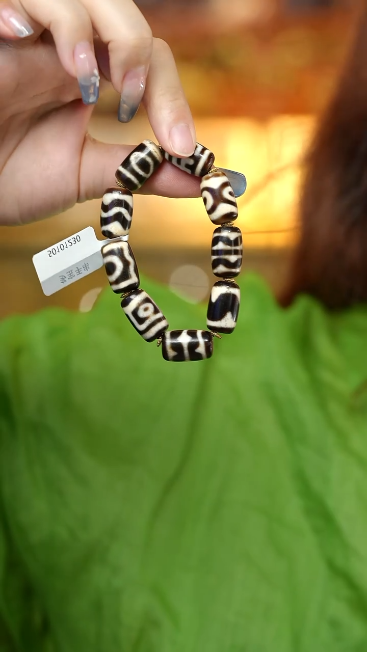 未镶嵌颈饰玛瑙/玉髓（覆膜）Q33159多样性发其一