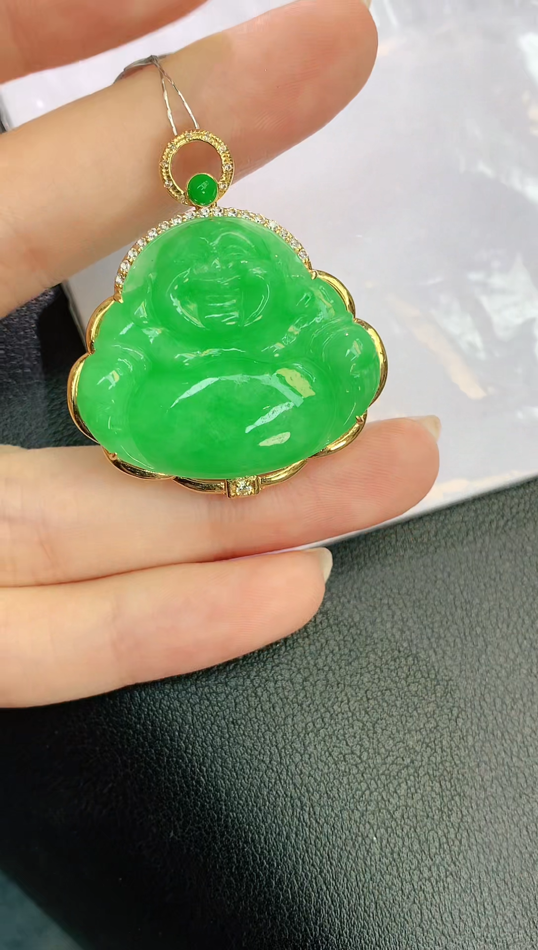 颈饰18K金镶嵌翡翠赠礼盒证书 珍珍