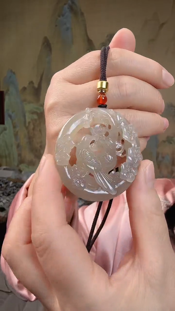 颈饰未镶嵌和田玉.