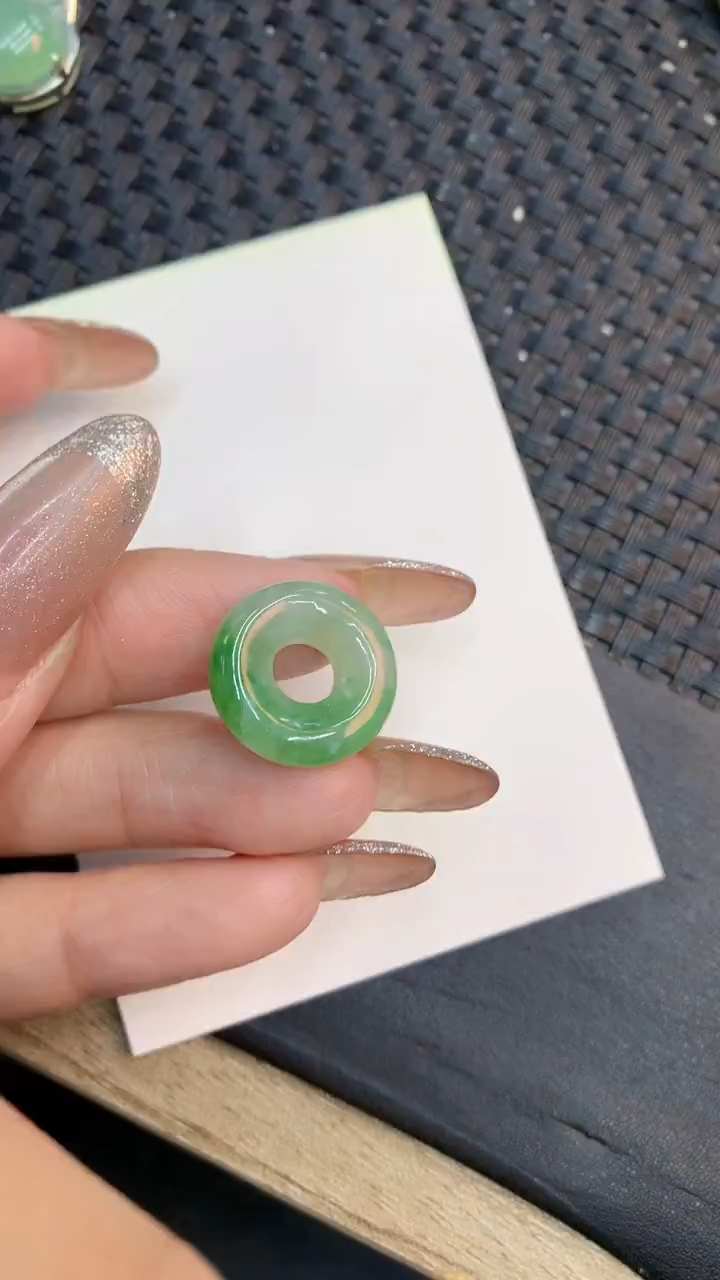 颈饰未镶嵌翡翠1