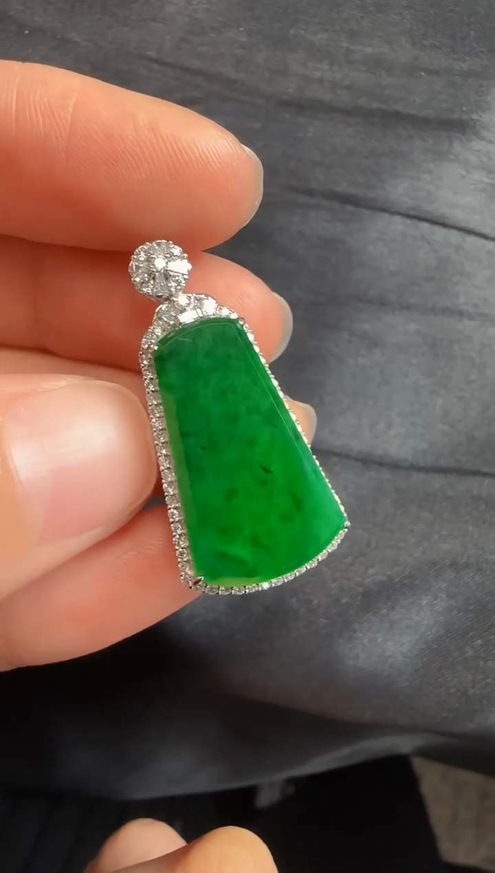 【闪购商品】翡翠颈饰18K金镶嵌400无事牌一个