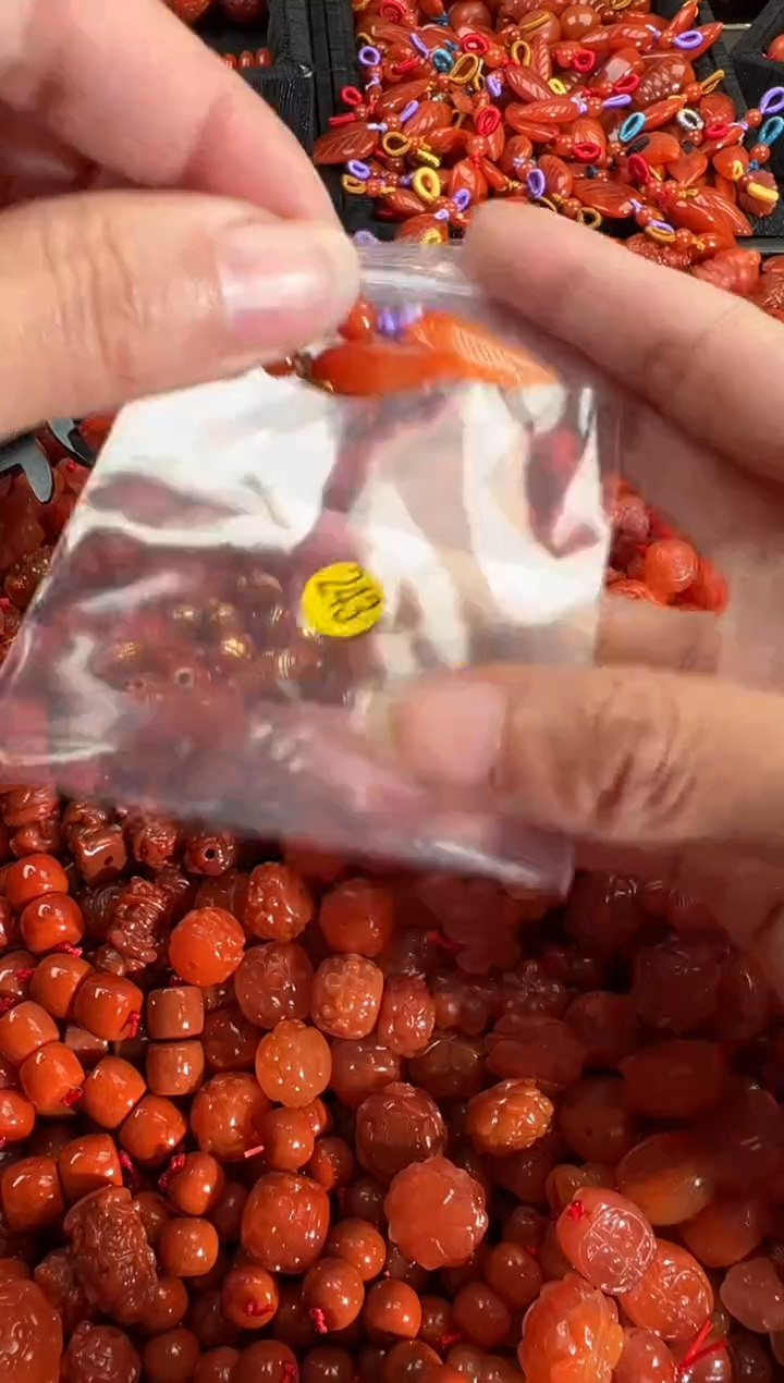 【闪购商品】南红玛瑙颈饰未镶嵌1