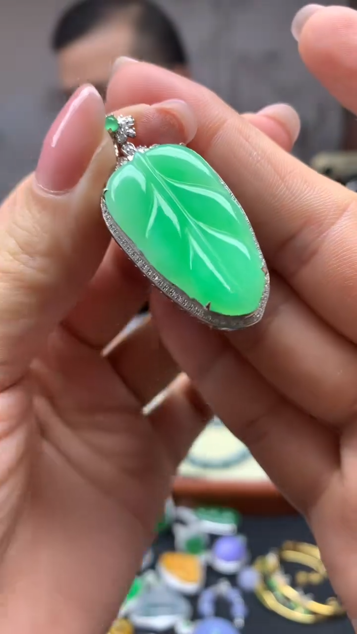【闪购商品】翡翠颈饰18K金镶嵌10-天然翡翠