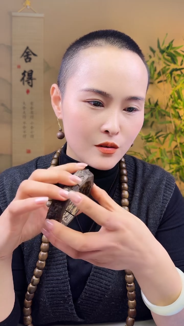 【闪购商品】木达拉干生肖手牌           