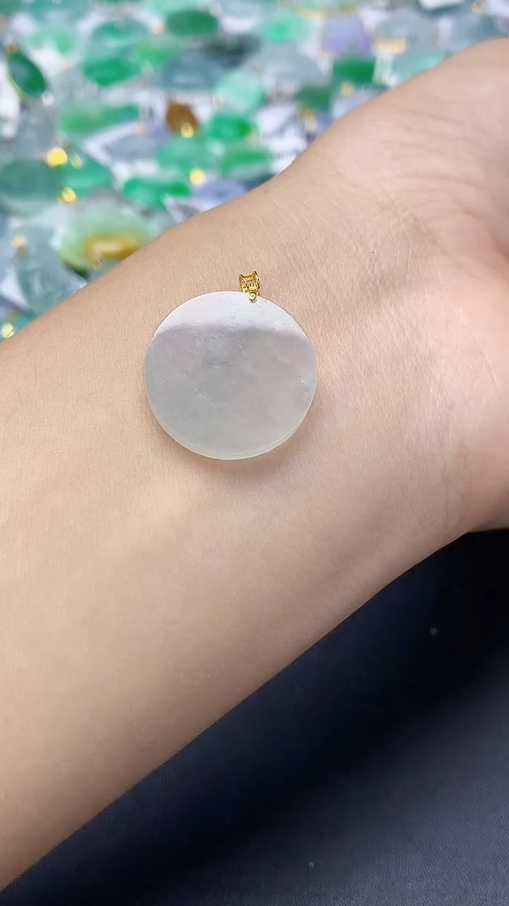 翡翠18K金镶嵌颈饰天然缅甸a货翡翠