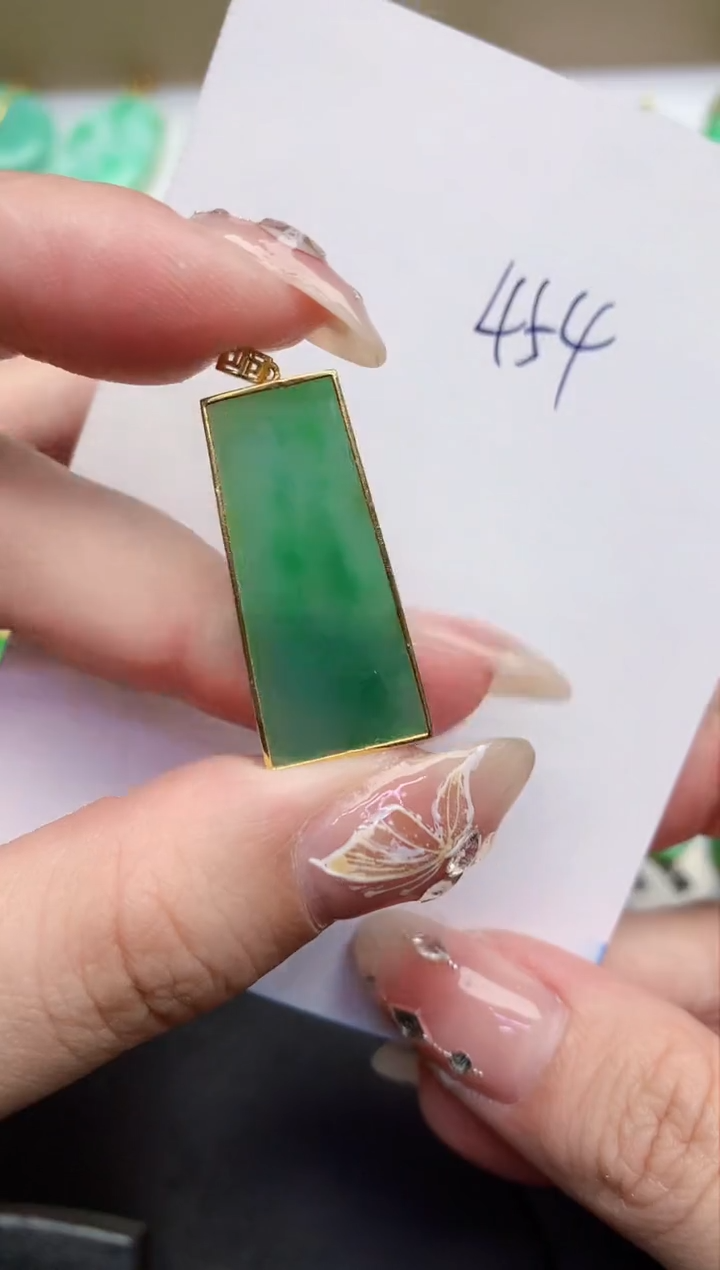 【闪购商品】翡翠颈饰18K金镶嵌0000000000