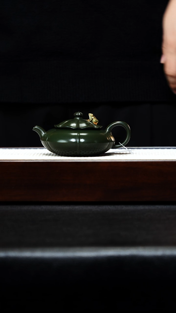 茶壶紫砂宜兴紫砂 青蛙莲子 绿泥 柳用江