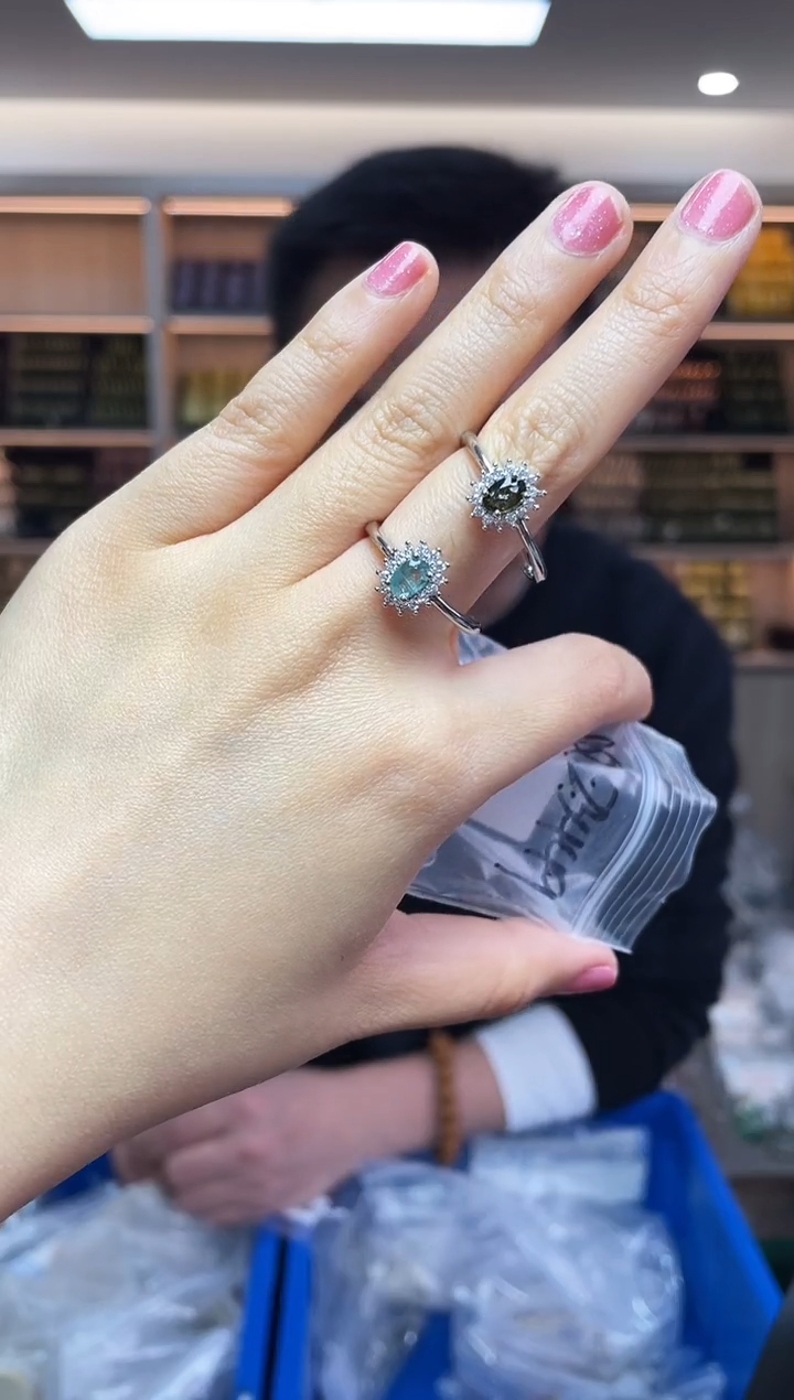 【闪购商品】碧玺`未镶嵌多样性发一件*不备注颜色