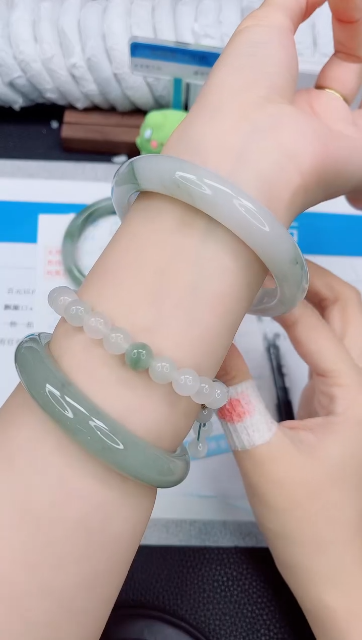 石英质玉手镯未镶嵌475-62.4