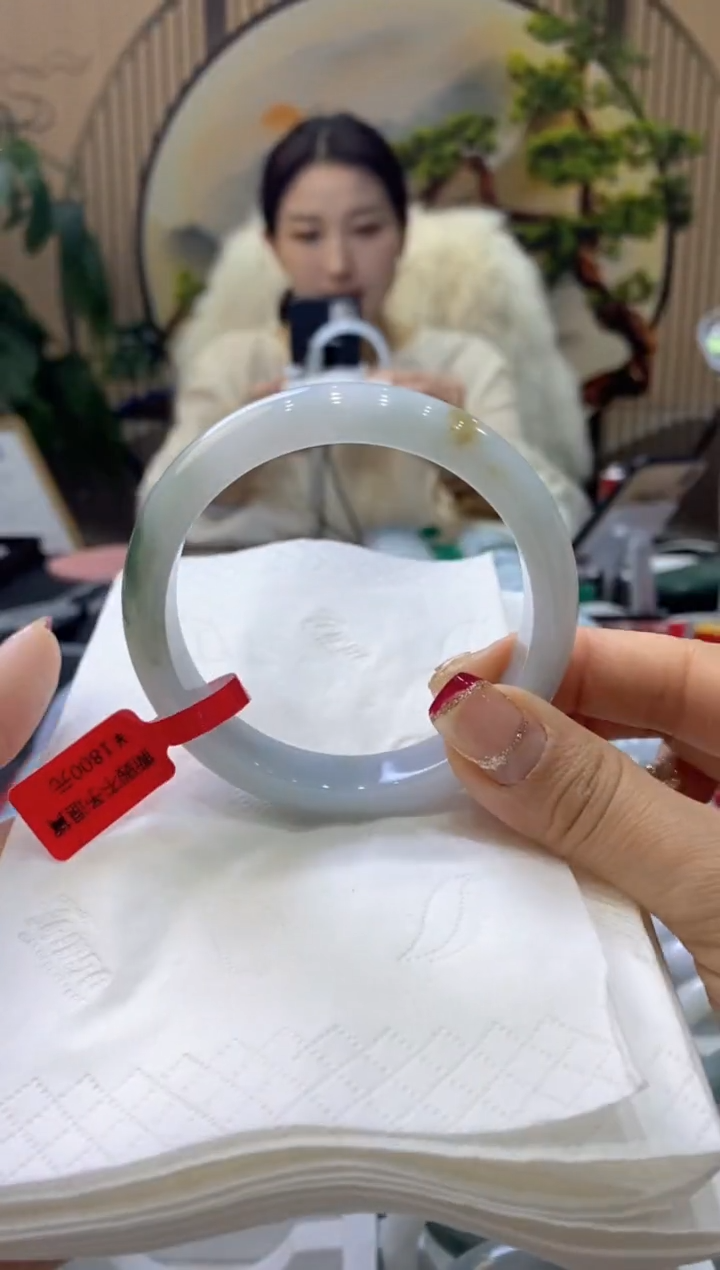 【闪购商品】翡翠手镯未镶嵌99903747
