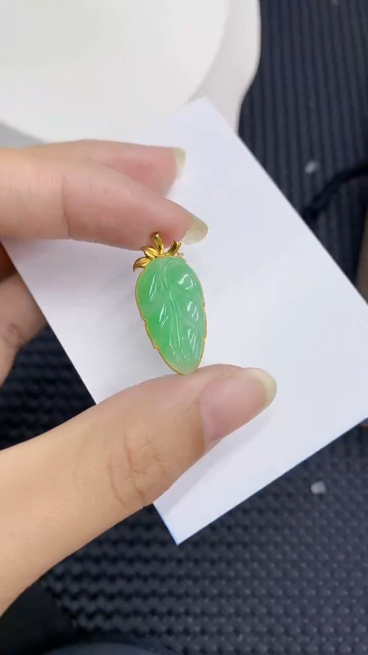 【闪购商品】翡翠颈饰18K金镶嵌            81