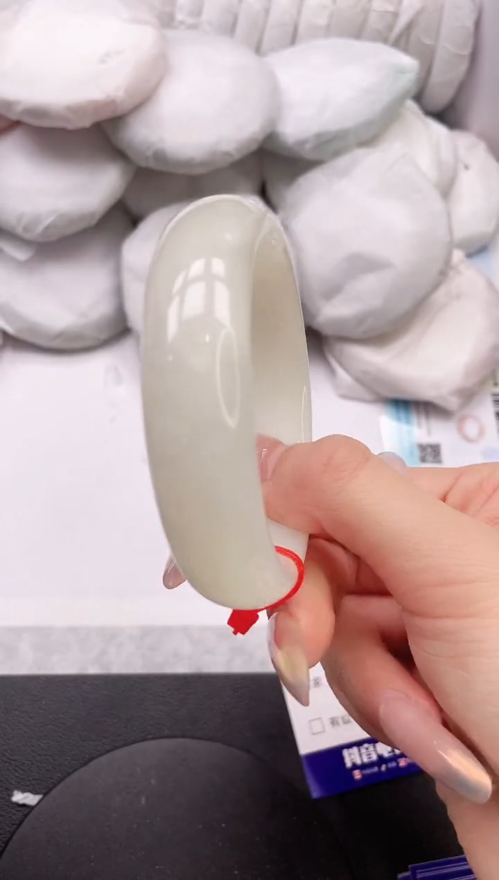 【闪购商品】和田玉手镯未镶嵌1K740-56