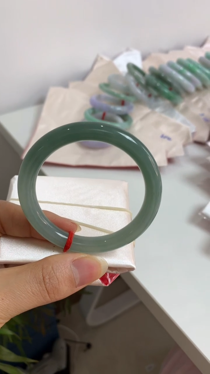 未镶嵌手镯翡翠53.8圆条