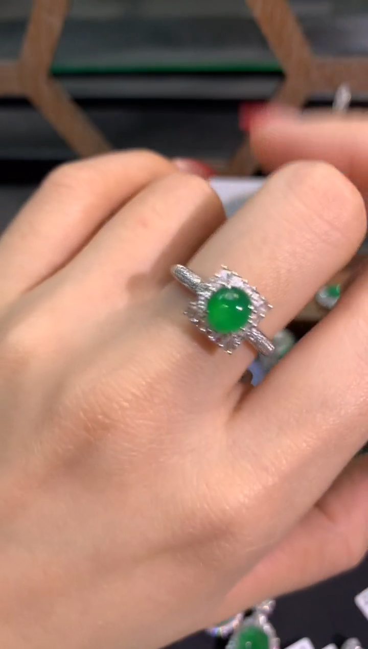 【闪购商品】翡翠吊坠(不含链)18K金镶嵌戒指