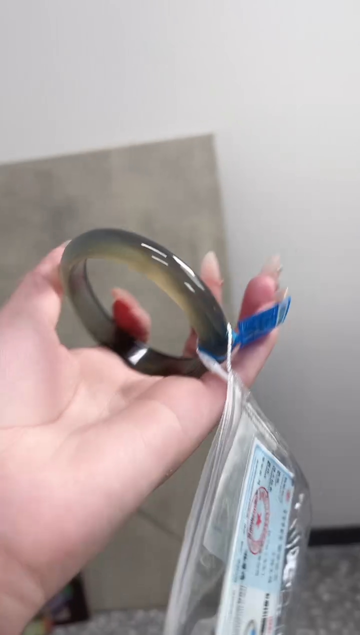 【闪购商品】玛瑙/玉髓手镯未镶嵌58-59圈