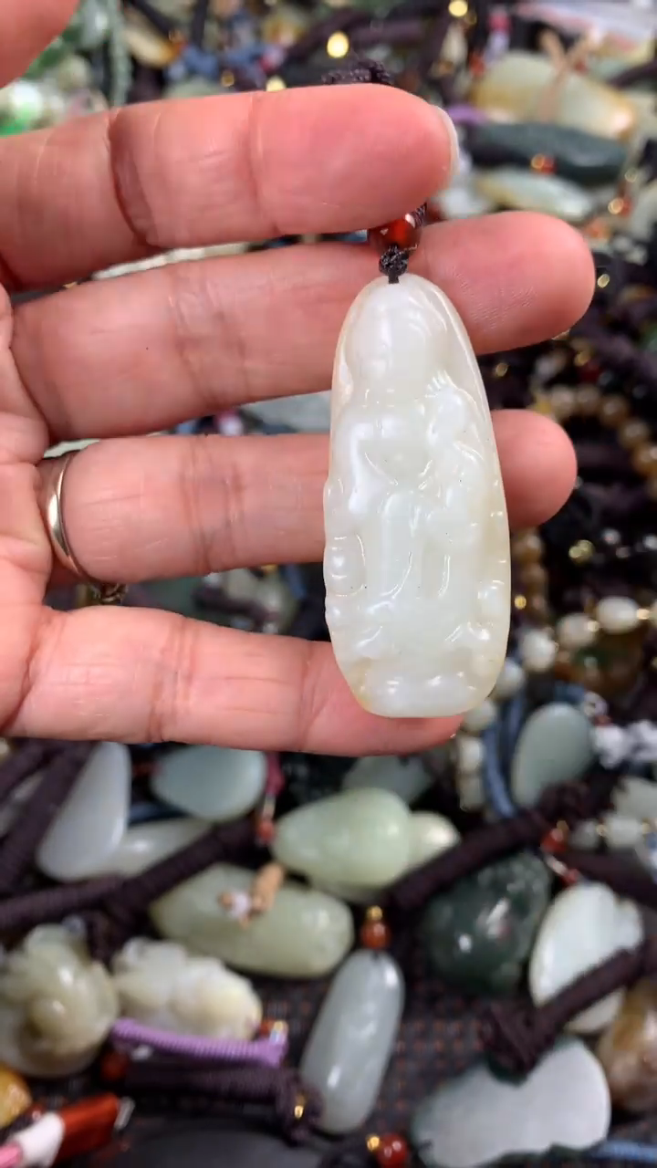 【闪购商品】和田玉颈饰未镶嵌多样性发货没有证书拍一发一有瑕