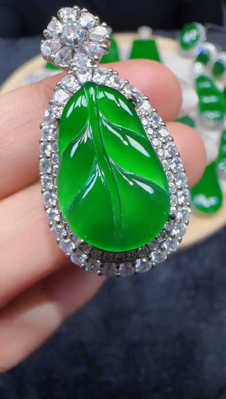 未镶嵌定制翡翠翡翠吊坠36