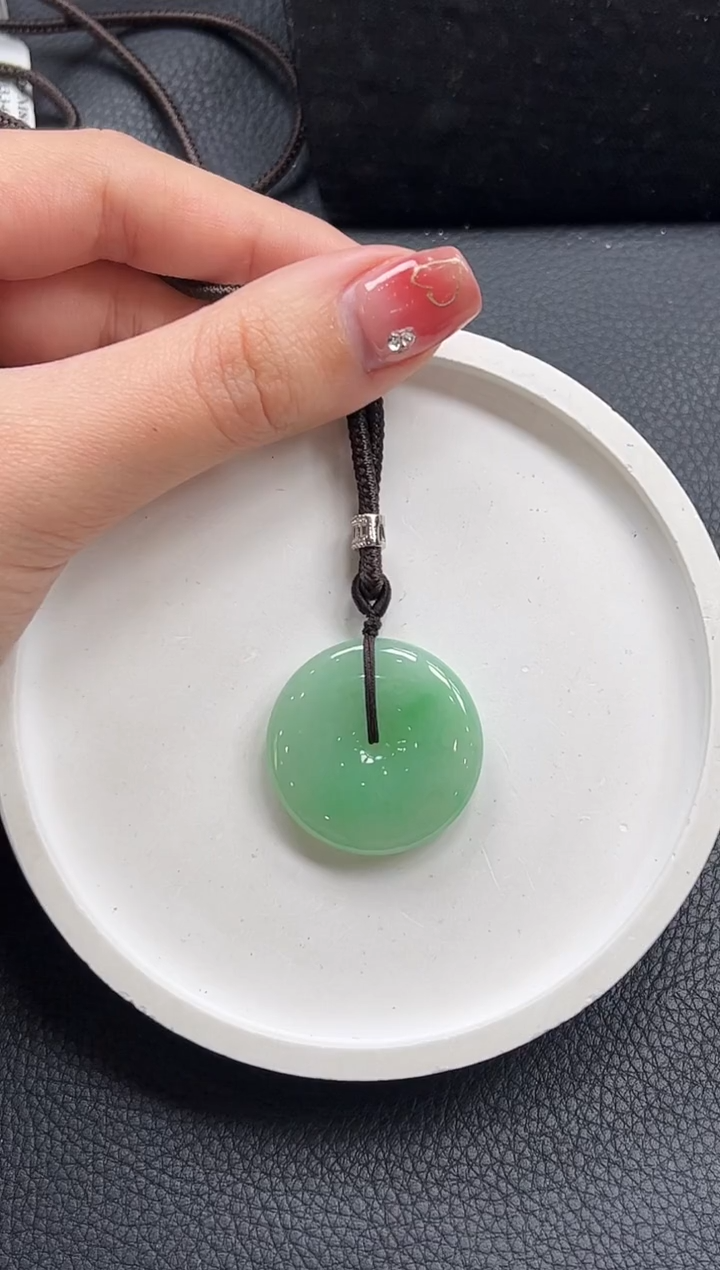 【闪购商品】翡翠颈饰未镶嵌平安扣