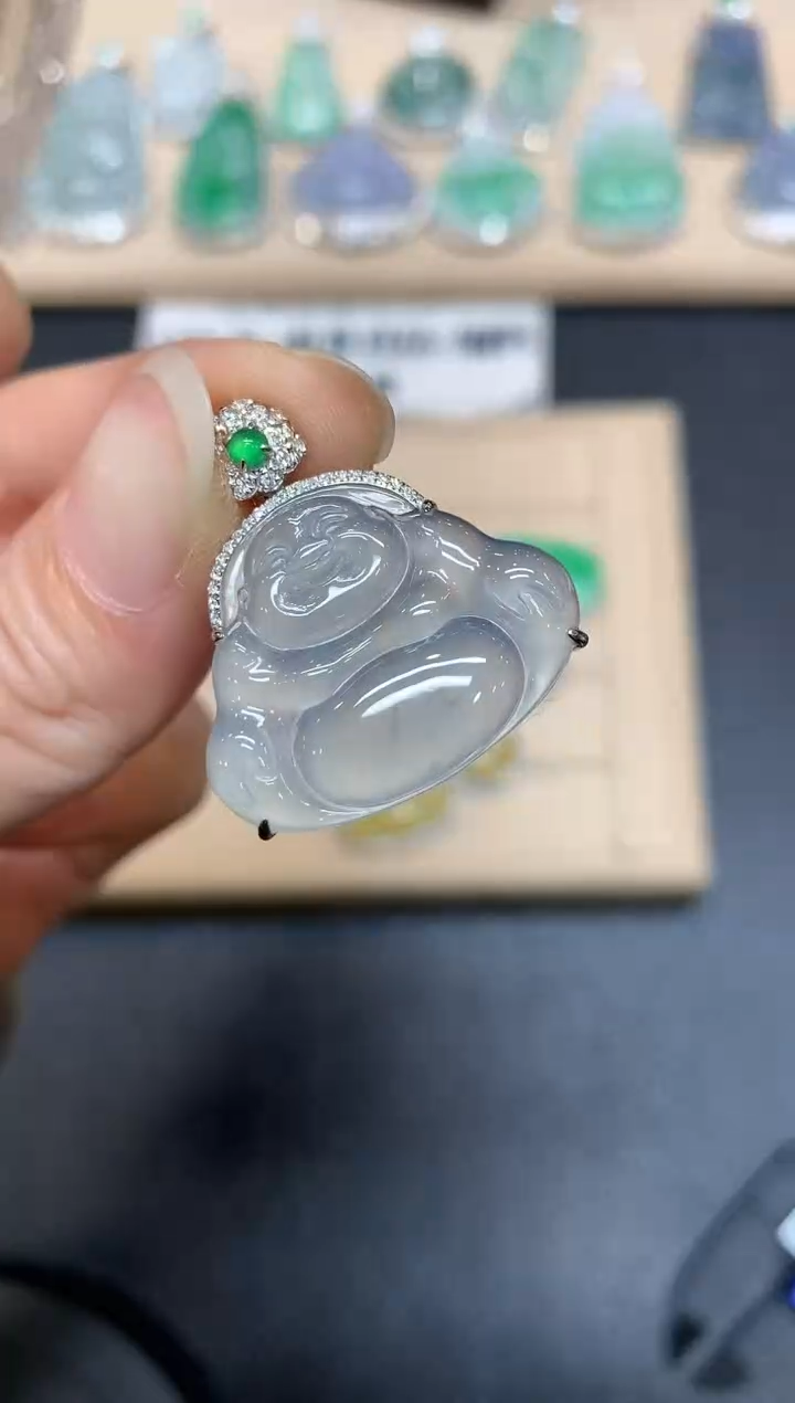 【闪购商品】翡翠颈饰18K金镶嵌佛公【无服务费
