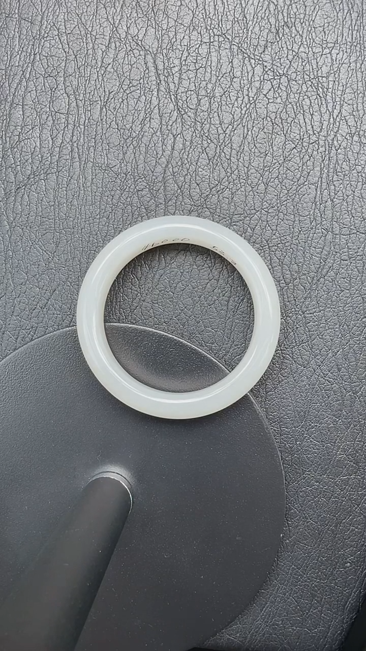 和田玉手镯未镶嵌221圈口54