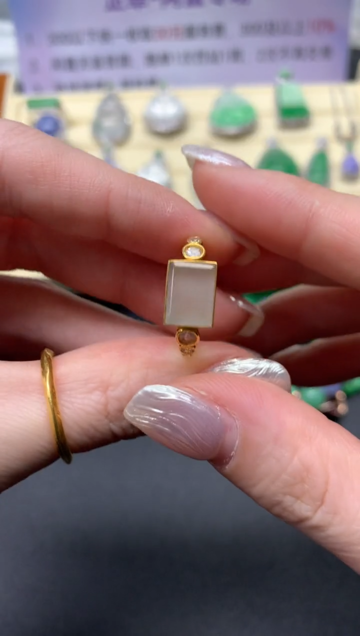 【闪购商品】翡翠戒指18K金镶嵌戒指|1800+180