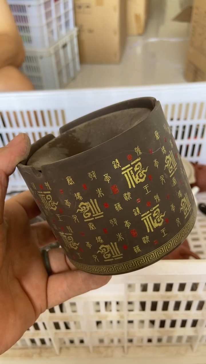 无运费险有瑕疵的摄影的产品有使用过的痕迹有点脏介意勿拍