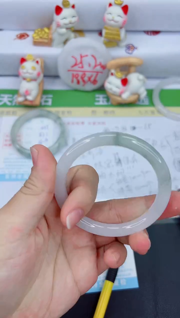 【闪购商品】石英质玉手镯未镶嵌1856-56.6