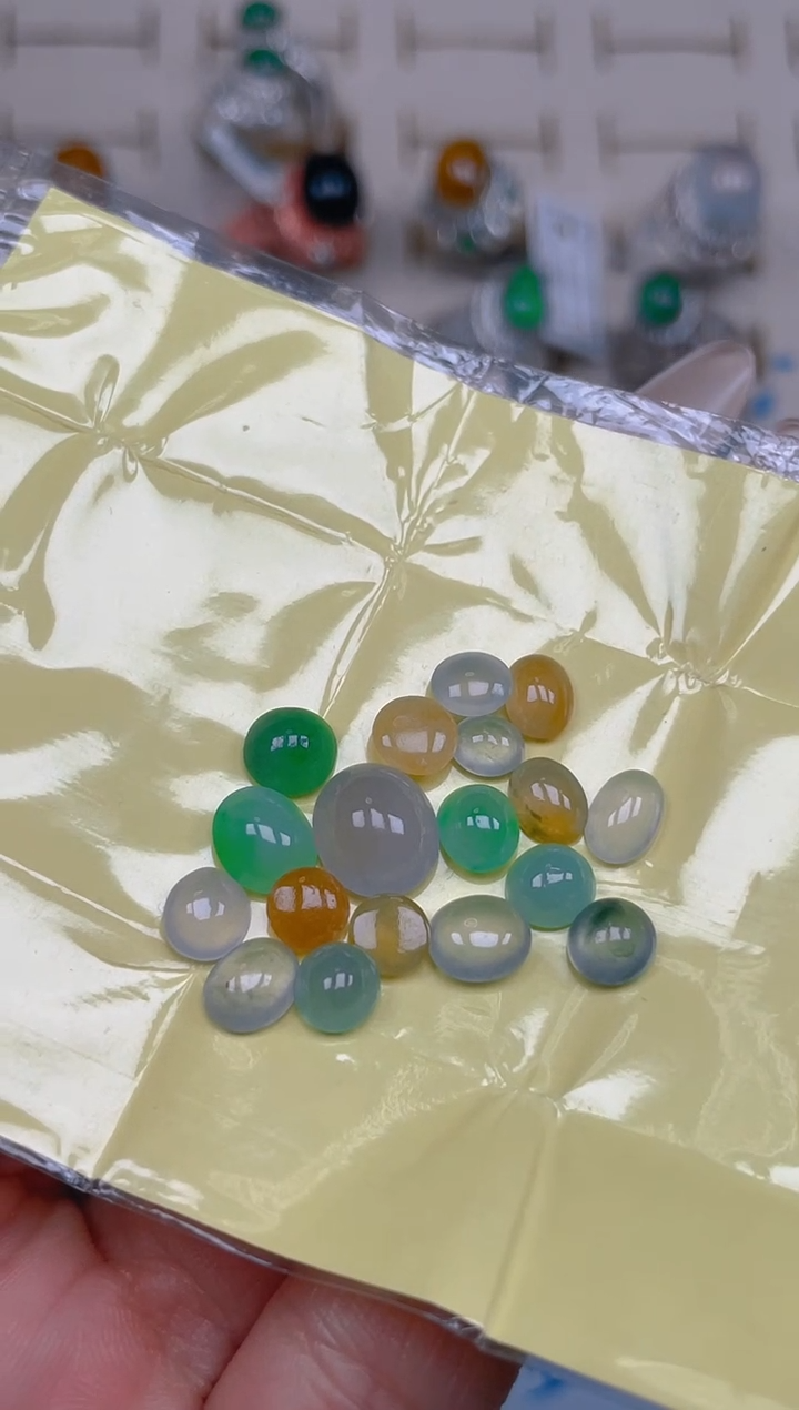 未镶嵌定制翡翠天然翡翠蛋面97