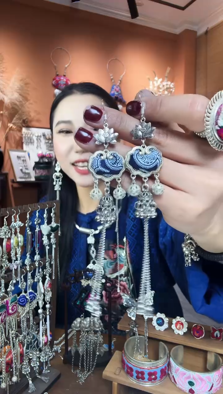 【闪购商品】刺绣纯手工民族风耳环