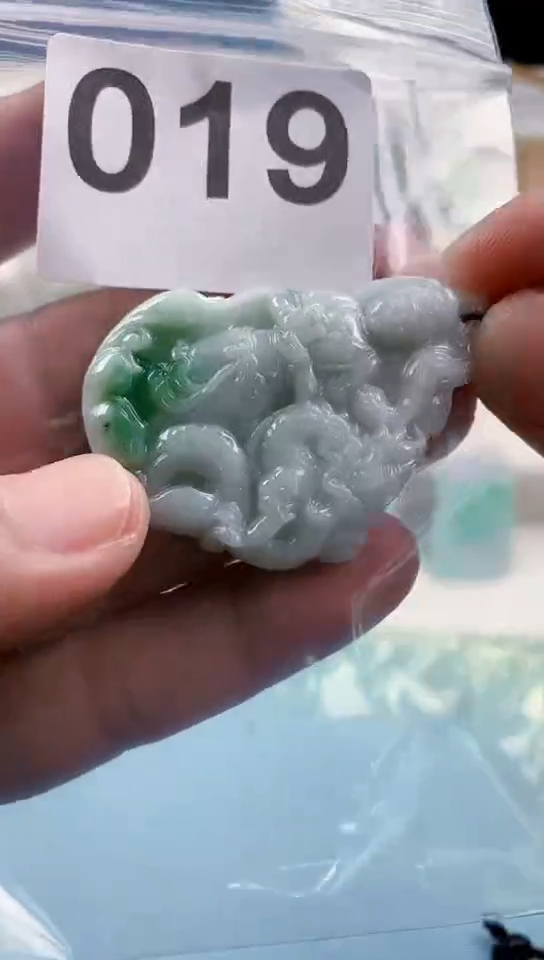 【闪购商品】翡翠挂件未镶嵌天然翡翠吊坠挂件