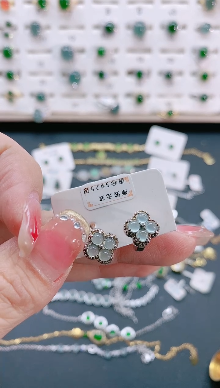 【闪购商品】翡翠耳饰银S925镶嵌天然翡翠