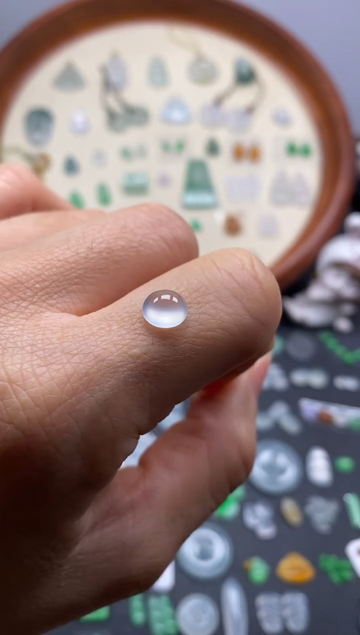 颈饰未镶嵌翡翠高冰蛋面/芬