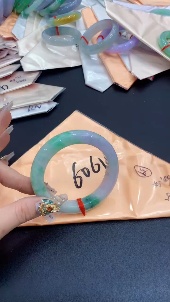 【闪购商品】翡翠手镯未镶嵌0481612219