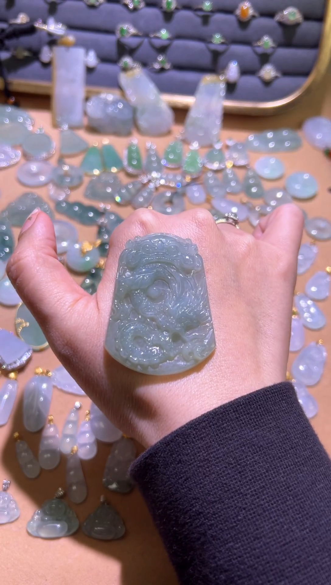 【闪购商品】翡翠颈饰未镶嵌龙牌