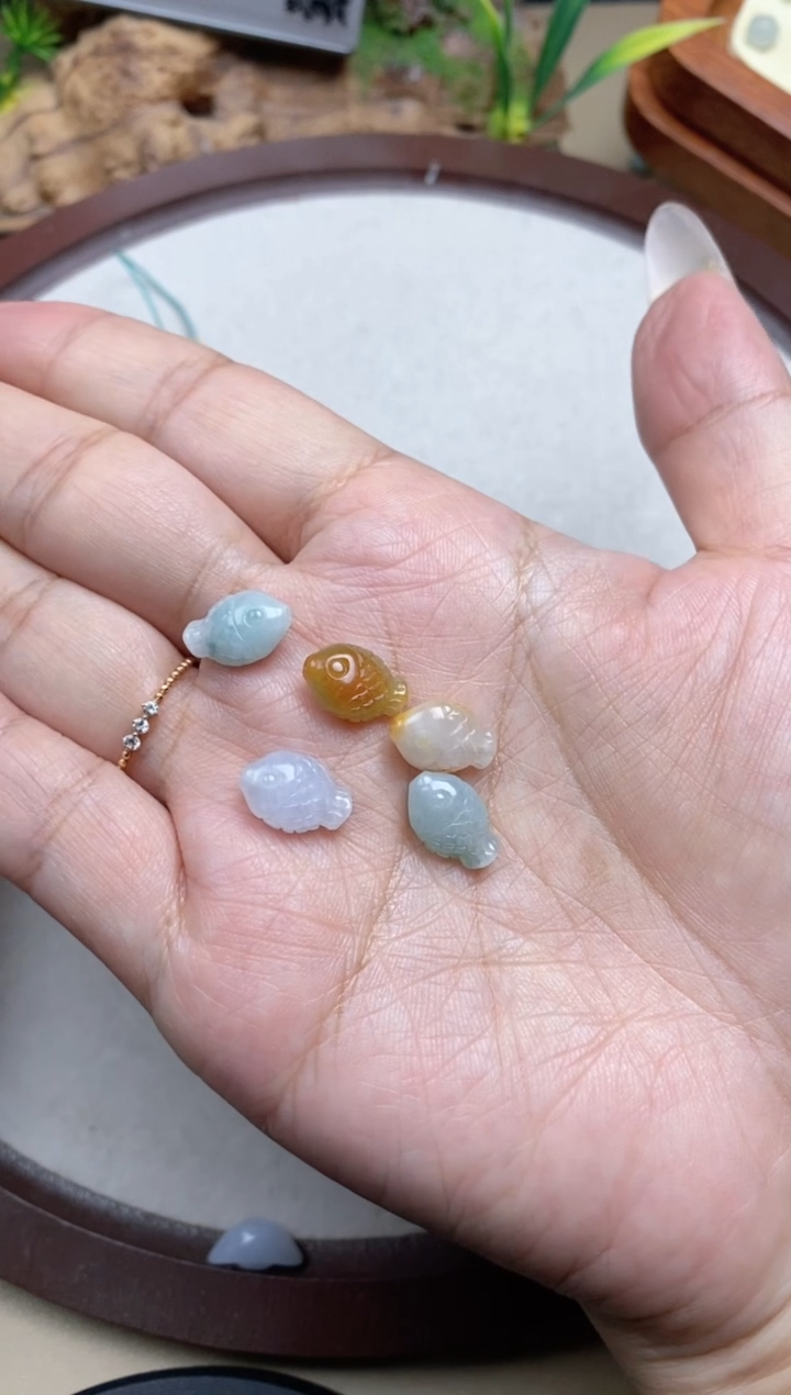 颈饰未镶嵌翡翠?**?翡翠