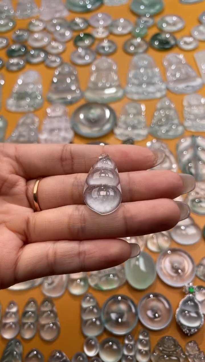 【闪购商品】翡翠吊坠(不含链)未镶嵌豆子 29.4 16.4 5.6