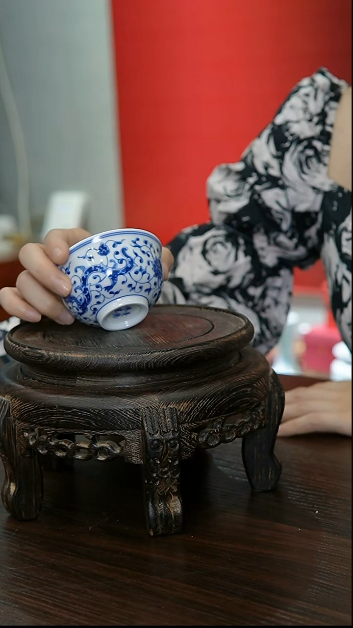 190函夏非遗青花缠枝莲花卉主人杯