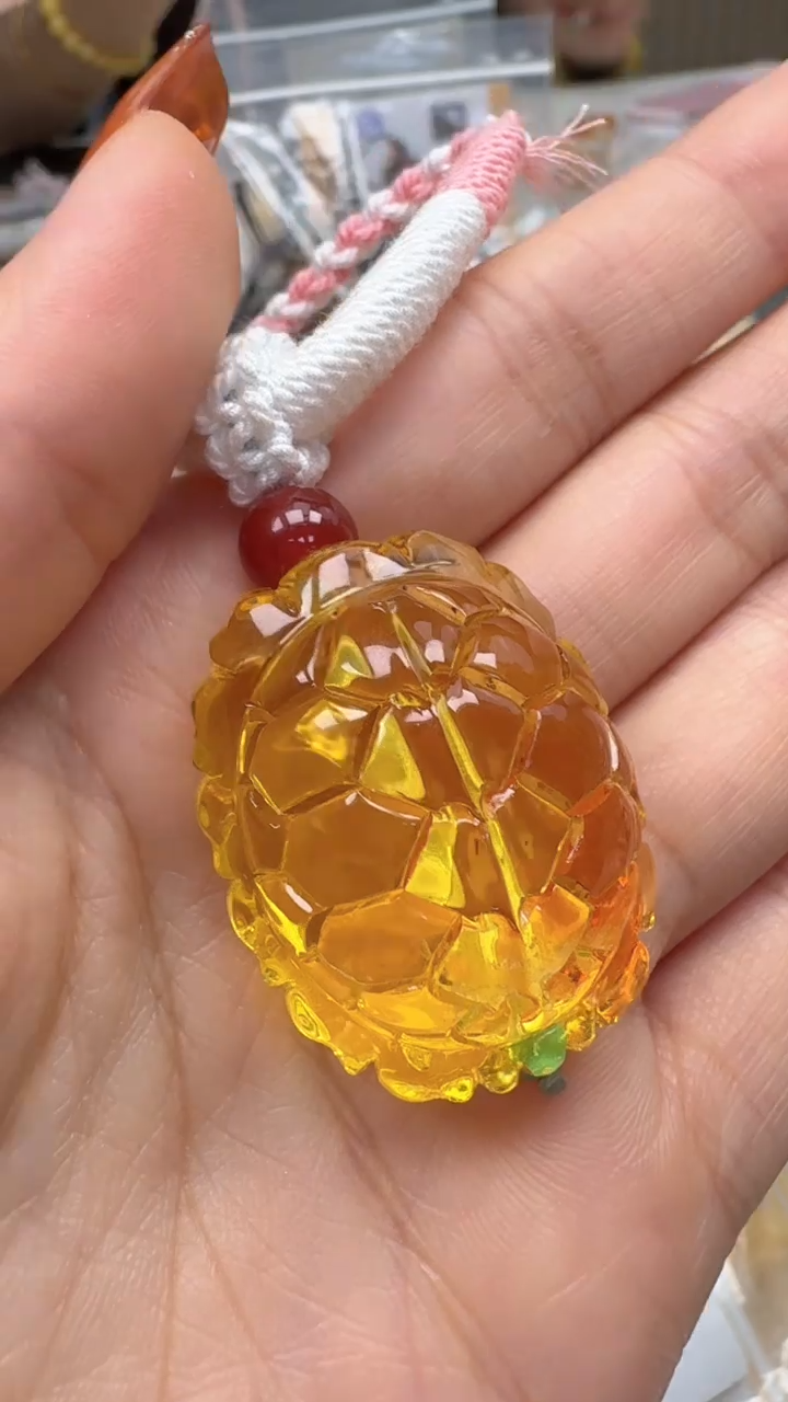 裸石琥珀未镶嵌如图