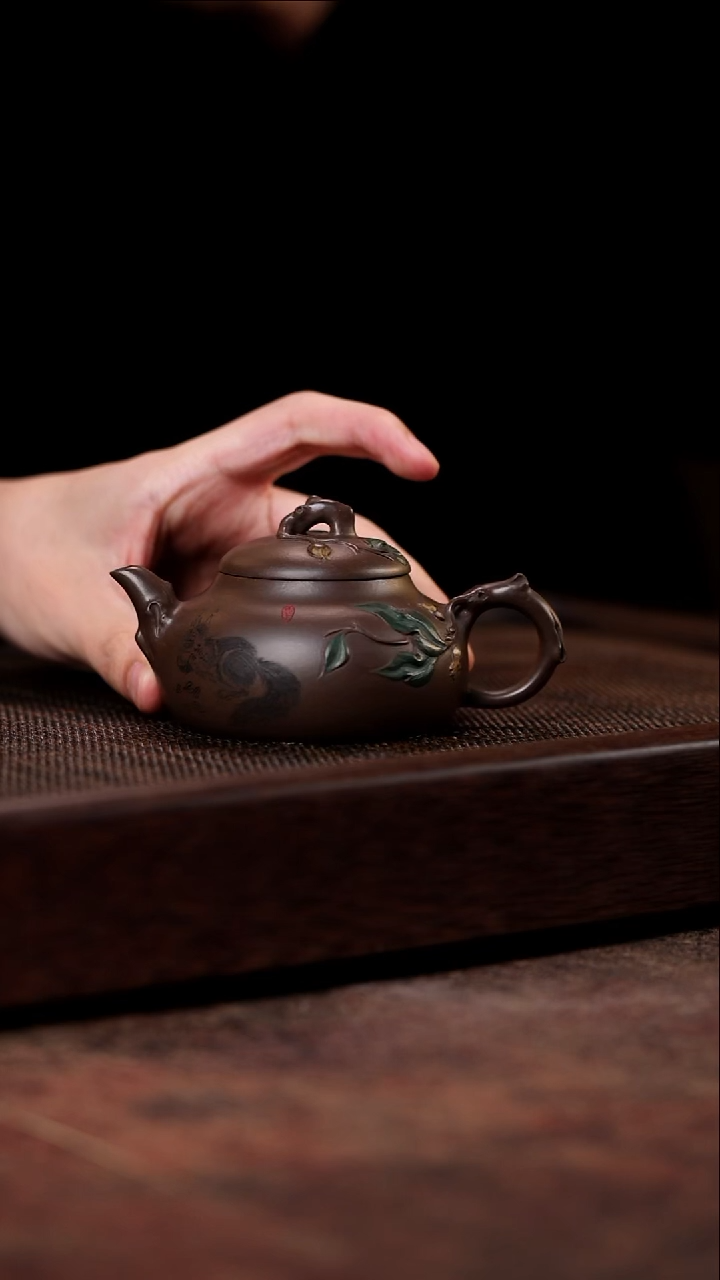 宜兴紫砂石榴套组