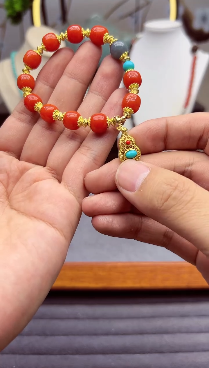 【闪购商品】南红玛瑙手链14K金镶嵌S491```