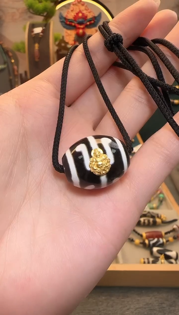 【闪购商品】玛瑙吊坠18K金镶嵌吊坠